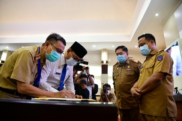 BPK-Inspektorat Kawal Program PEN Akibat Pandemi di Sulsel, Plt Gubernur: Syarat Utamanya adalah Keterbukaan Dalam Informasi